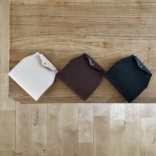 本革のマスクケース