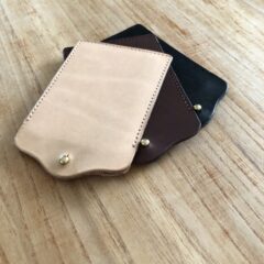 素材の経年変化を愉しむ。スマートパスケース