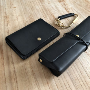 父の日ギフト🌿 | お父さんに似合うカッコいい黒の革もの3選