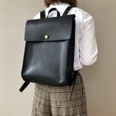 new color◎ | 「A4が入るレザーリュック」スミクロ