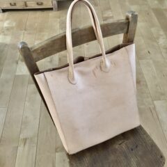 本革取説 | 革にできたアルコールの染みを消す方法