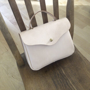 new color◎ |「German hook handbag」キナリ