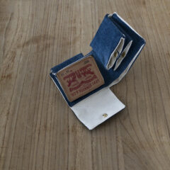 手仕事雑記 | デニムリメイクで二つ折り財布を作る《ご依頼の記録》