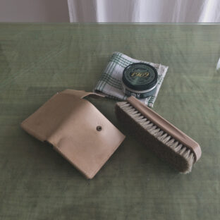 本革取説 | 二つ折り財布の日常のメンテナンス