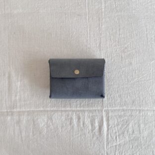 シンメトリーな三つ折り財布　SIBILLA Liscio