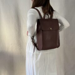 ディテールに個性を。A4が入るレザーリュック