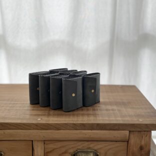 父の日ギフト🌿 | お父さんに似合うカッコいい黒の革もの3選