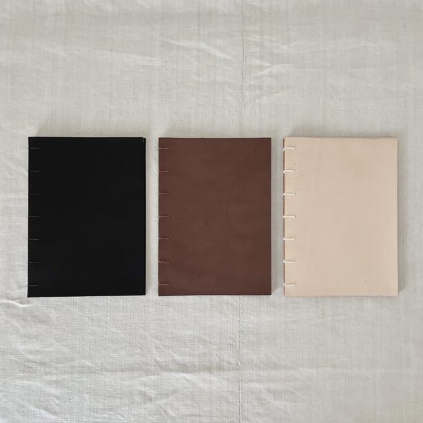 手製本の革手帖（A5サイズ）　姫路レザー